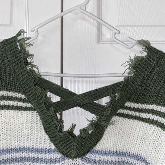 Rue21 Striped Distressed Green & White Sweater(Size Small) - Picture 4 of 7